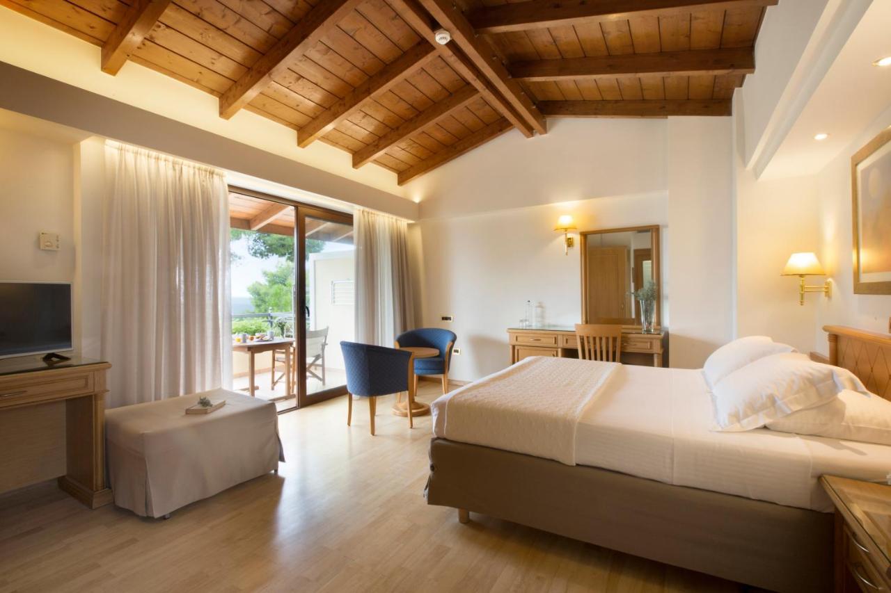 Negroponte Resort Eretria Ngoại thất bức ảnh